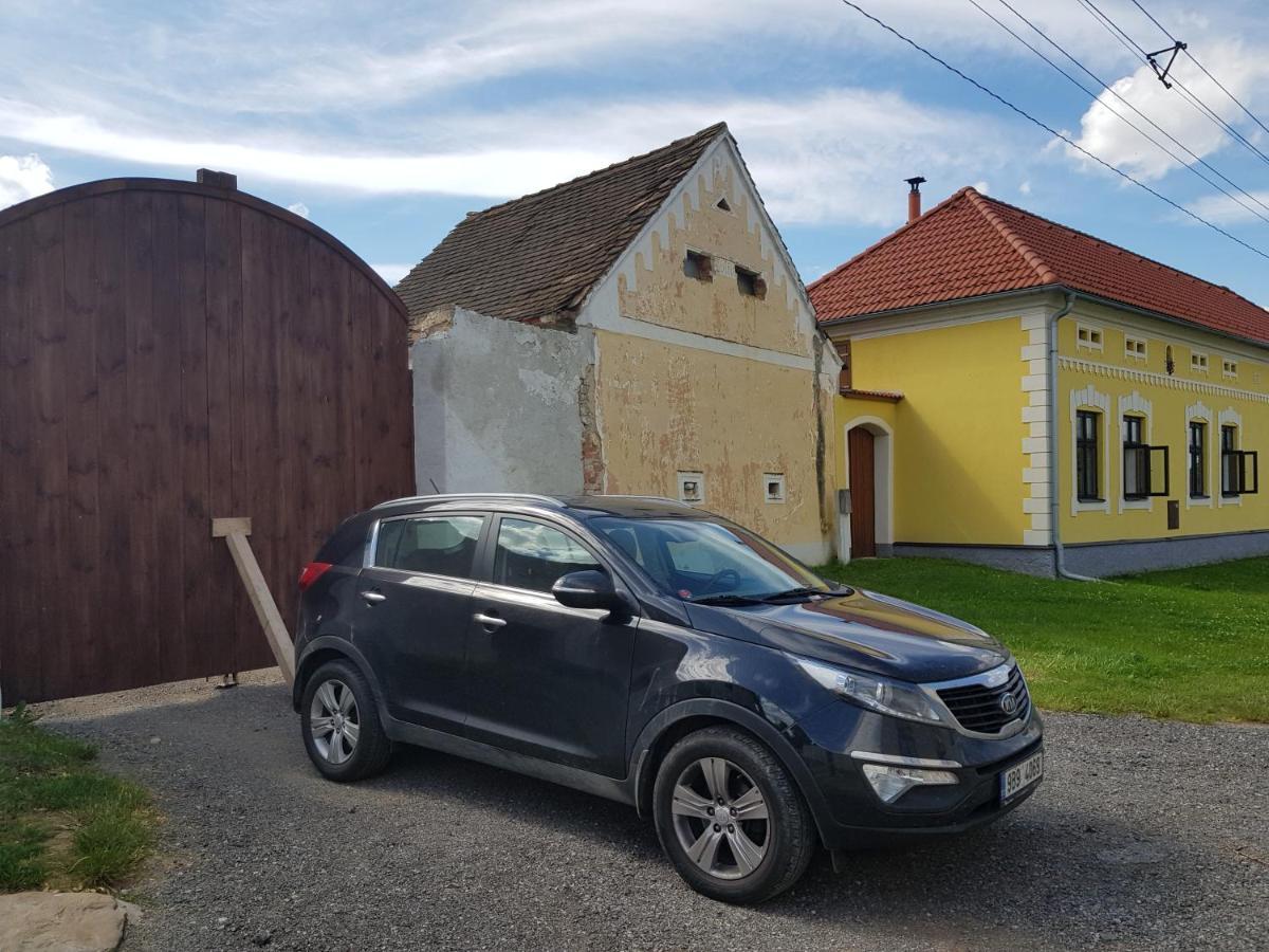 Ubytovani Agnes Jaronice Buitenkant foto