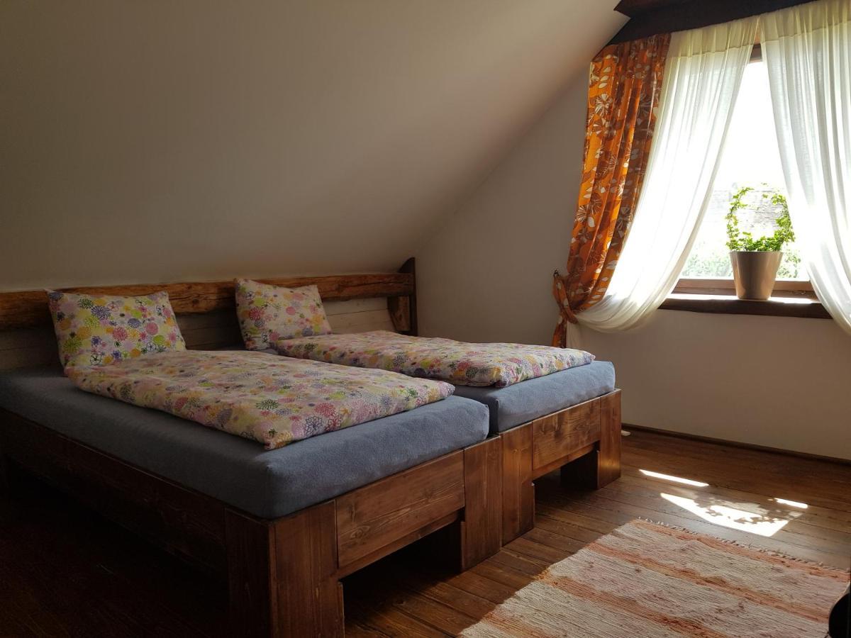Ubytovani Agnes Jaronice Buitenkant foto