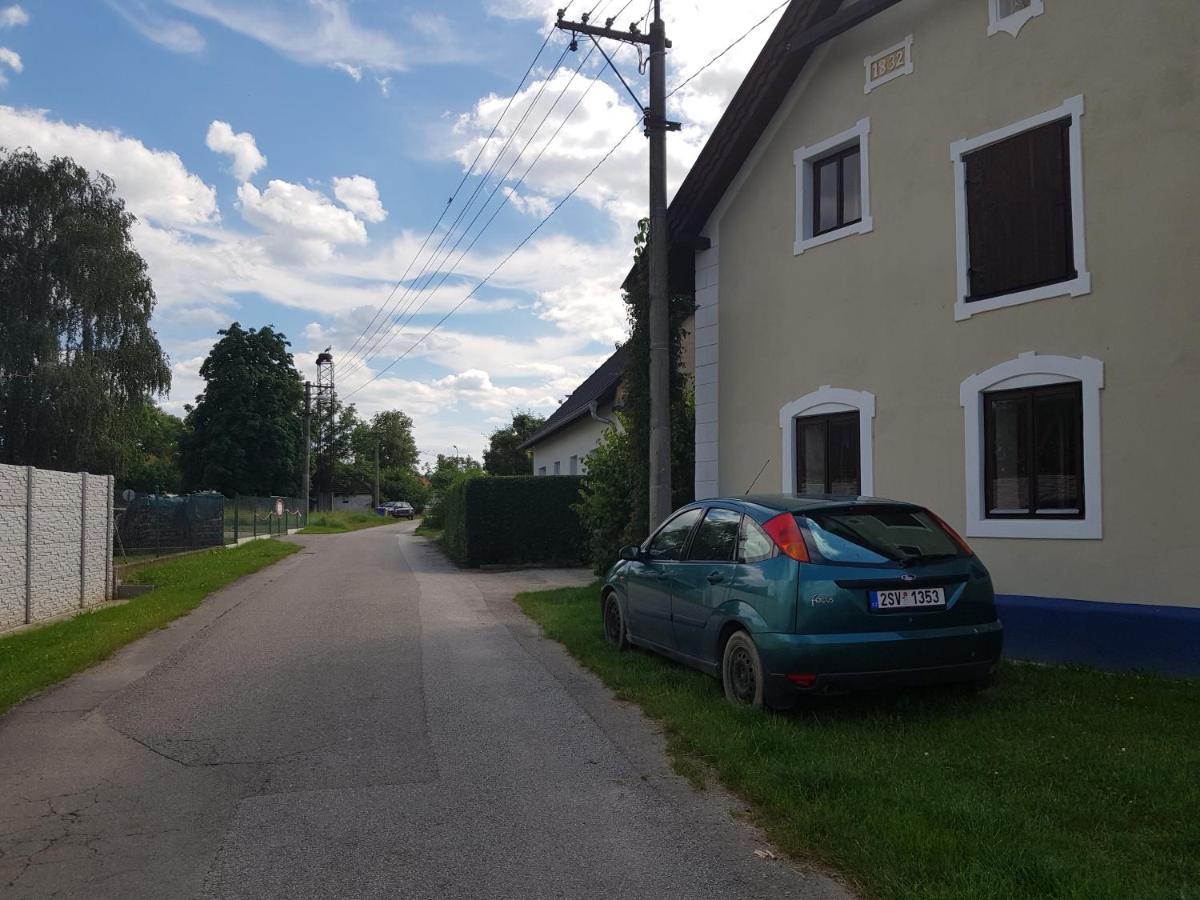 Ubytovani Agnes Jaronice Buitenkant foto