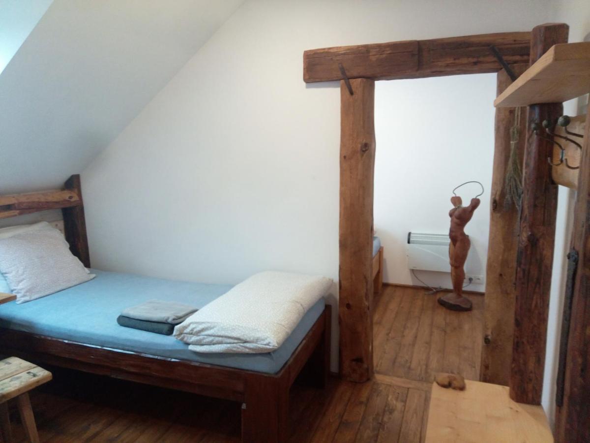 Ubytovani Agnes Jaronice Buitenkant foto